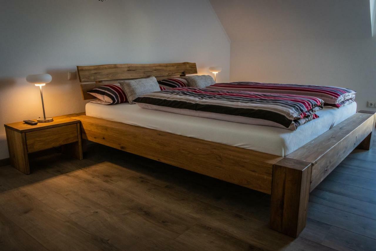 Landhaus Ferienwohnungen Mit Pool Und Wellness Neukirchen-Balbini Luaran gambar