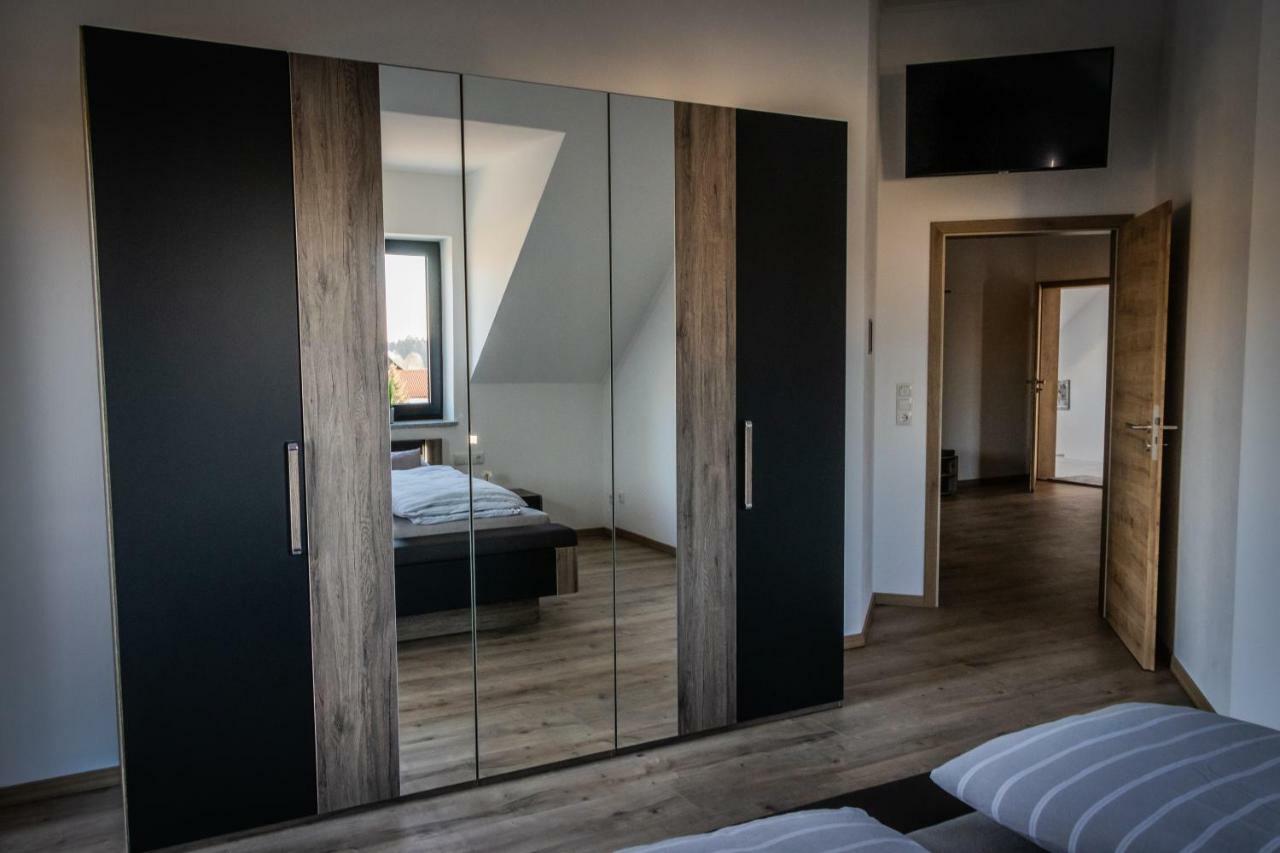 Landhaus Ferienwohnungen Mit Pool Und Wellness Neukirchen-Balbini Luaran gambar