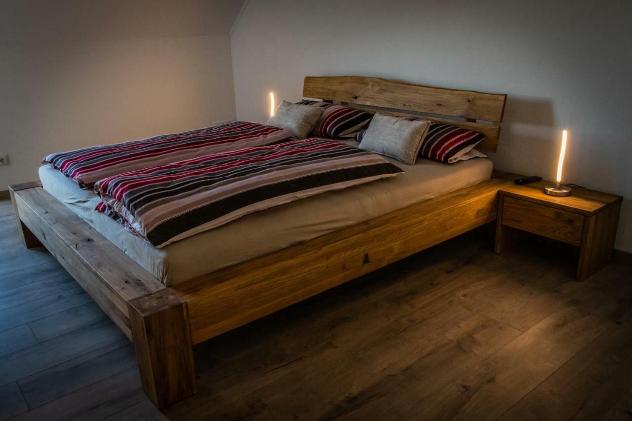 Landhaus Ferienwohnungen Mit Pool Und Wellness Neukirchen-Balbini Luaran gambar