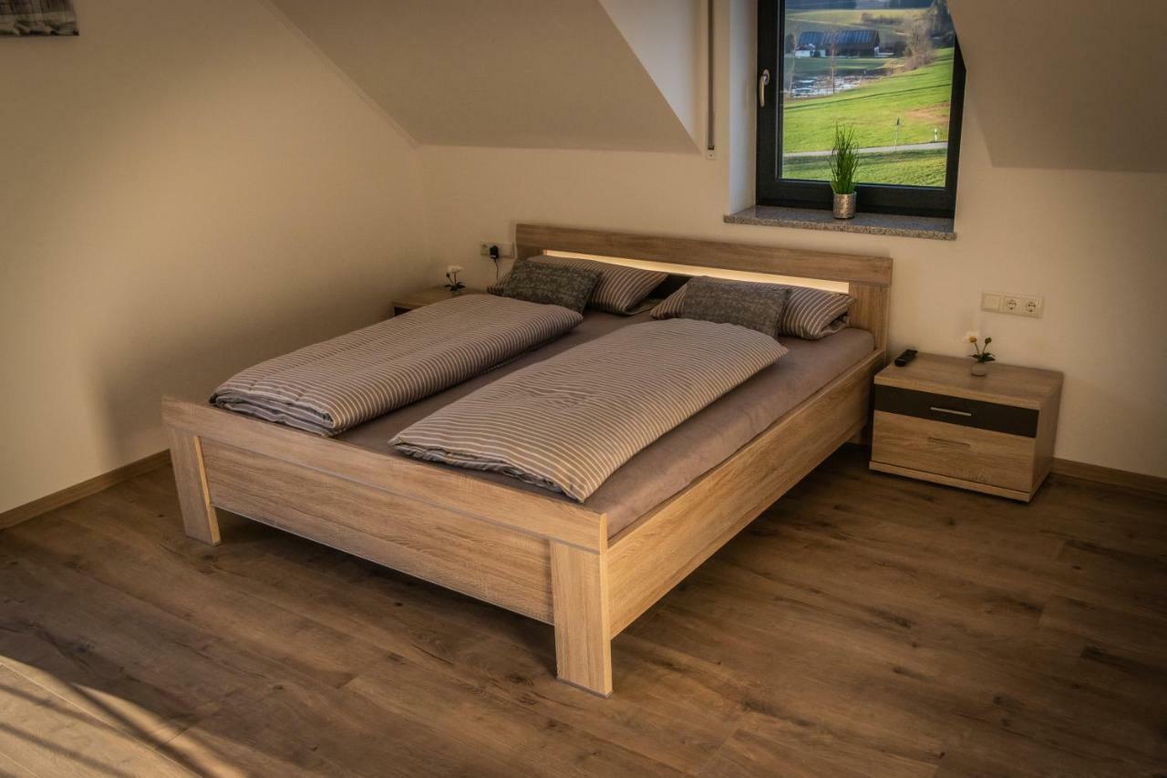 Landhaus Ferienwohnungen Mit Pool Und Wellness Neukirchen-Balbini Luaran gambar