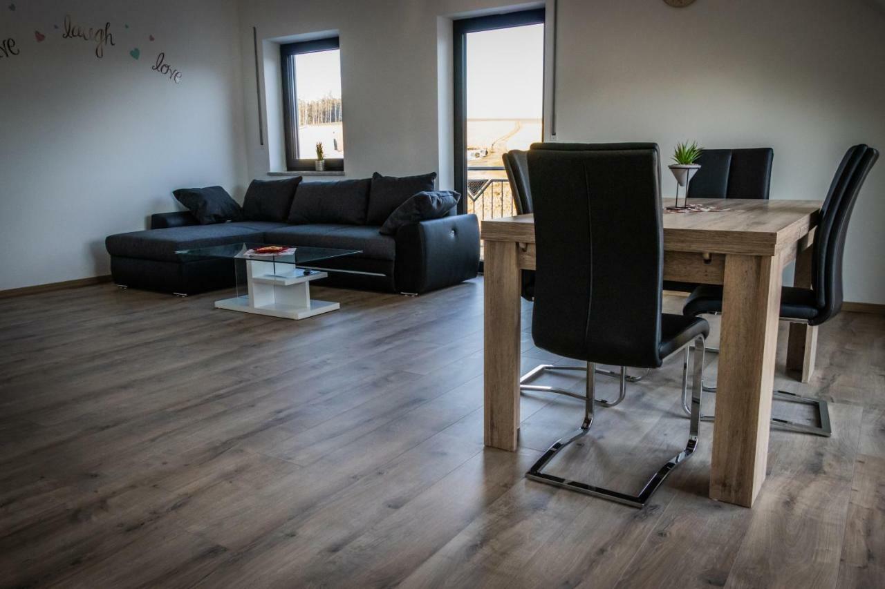 Landhaus Ferienwohnungen Mit Pool Und Wellness Neukirchen-Balbini Luaran gambar