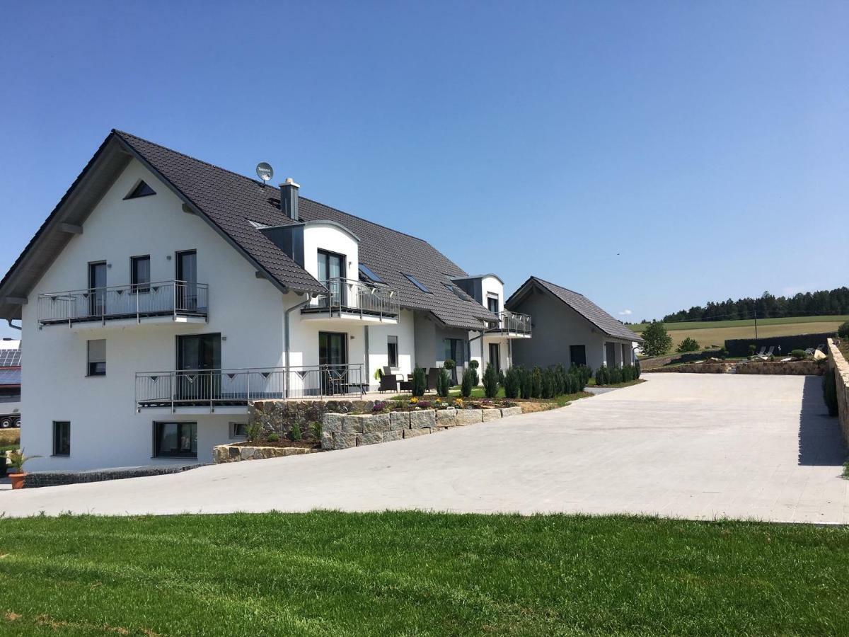 Landhaus Ferienwohnungen Mit Pool Und Wellness Neukirchen-Balbini Luaran gambar