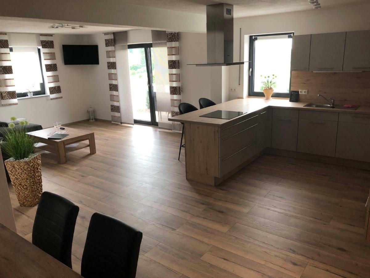 Landhaus Ferienwohnungen Mit Pool Und Wellness Neukirchen-Balbini Luaran gambar