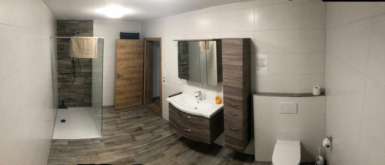 Landhaus Ferienwohnungen Mit Pool Und Wellness Neukirchen-Balbini Luaran gambar