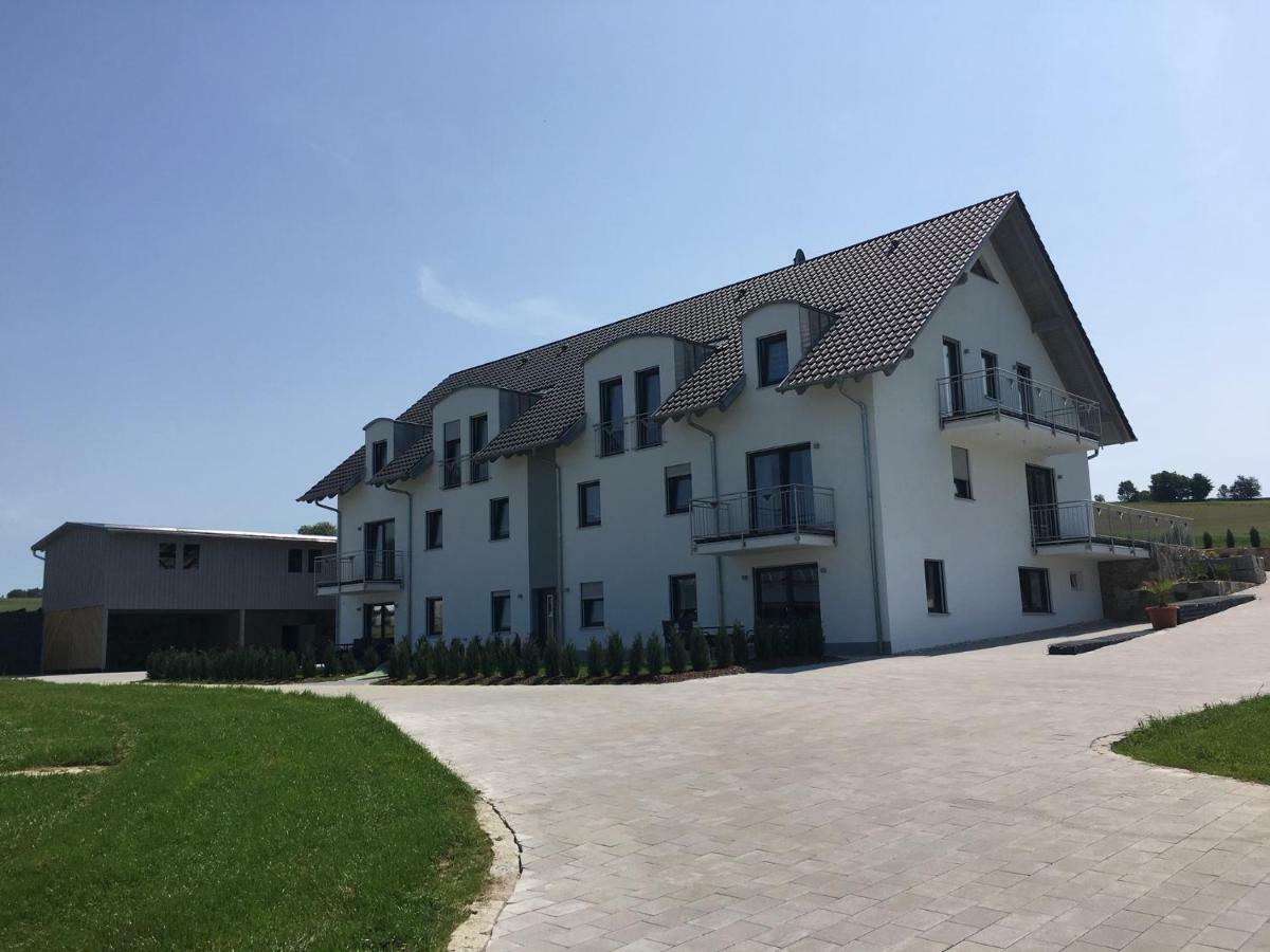 Landhaus Ferienwohnungen Mit Pool Und Wellness Neukirchen-Balbini Luaran gambar