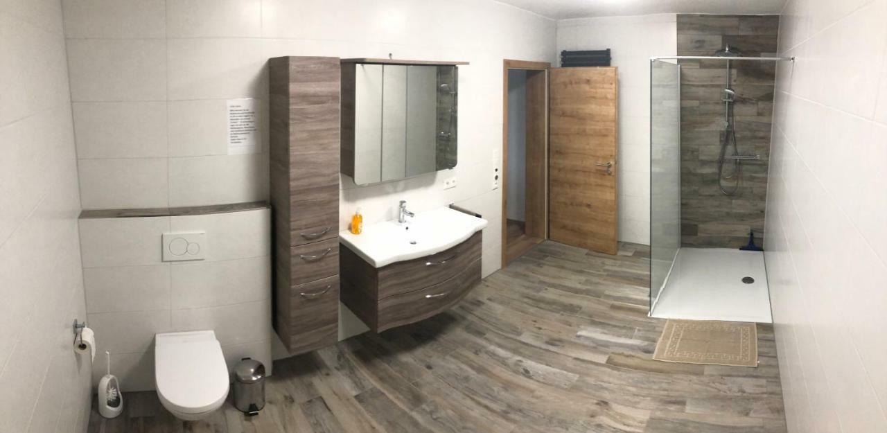 Landhaus Ferienwohnungen Mit Pool Und Wellness Neukirchen-Balbini Luaran gambar